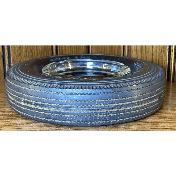 Vtg BF Goodrich Silvertown 6.00 - 16 Tire Smoking Glass Ashtray Bar Garage Decor - Picture 8 of 10